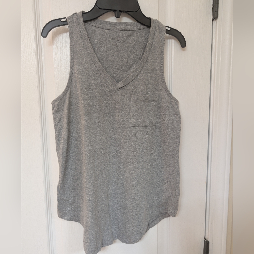 Just Be V-Neck Heather Gray Sleeveless Tank Top with Pocket